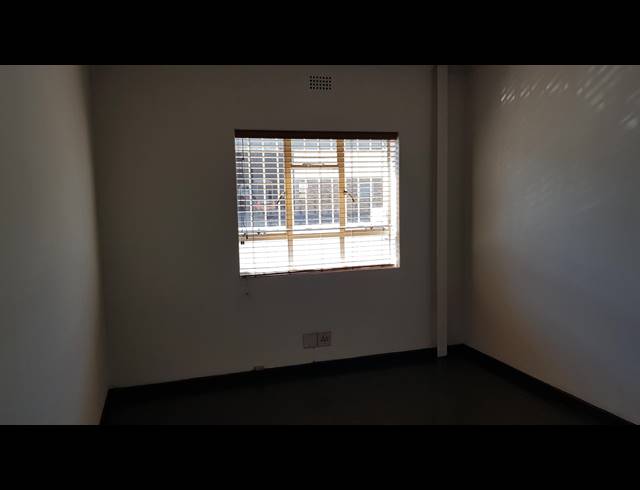 500M² FACTORY RENTED IN TRIANGLE FARM